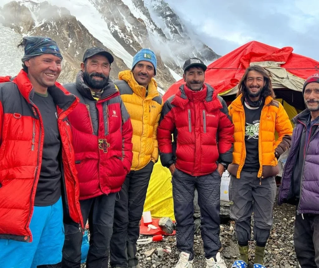 Mountaineer Murad Sadpara Missing After Historic Broad Peak Summit (2)