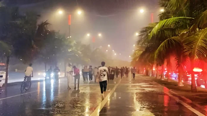 Jeddah's rainfall: Residents Celebrate Rare Rainfall After a Long Dry Spell